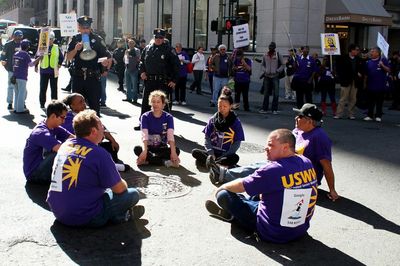 San Francisco Security Officers Protest Income Inequality